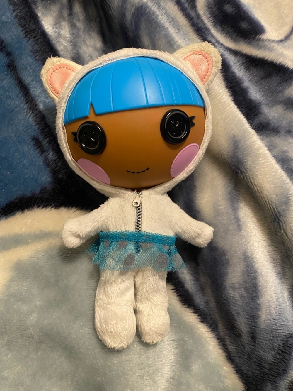 Lalaloopsy bundles fluff in stuff
